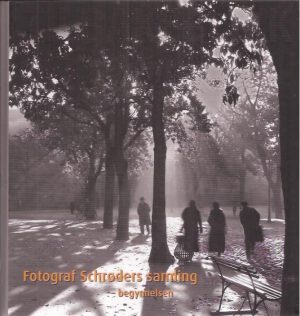 Tilbakeblikk. 1. Fotograf Schrøders samling - begynnelsen. 2. Arbeidsliv i Trøndelag. 3. Lek og latter i Trøndelag