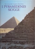 I pyramidenes skygge